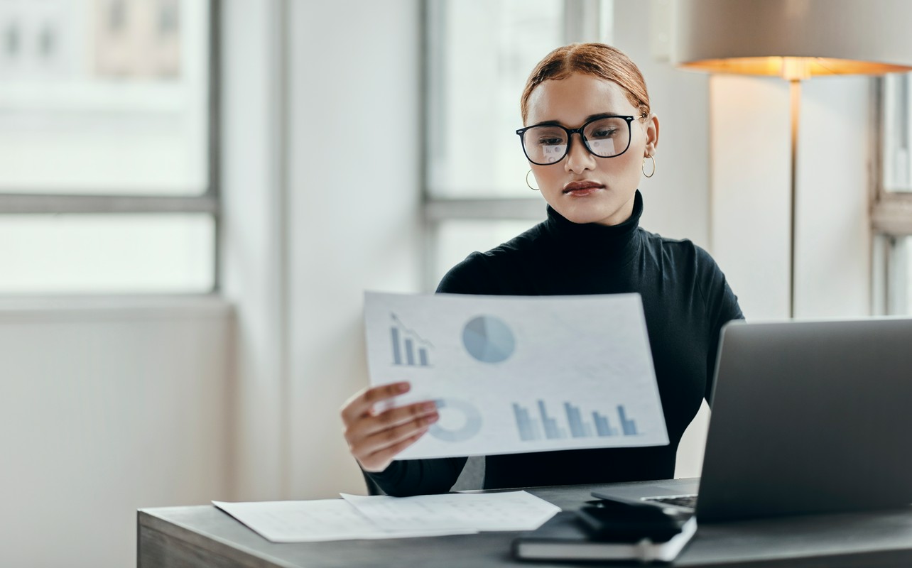 Kiedy współpraca z księgową jest korzystniejsza niż samodzielne rozliczenia?